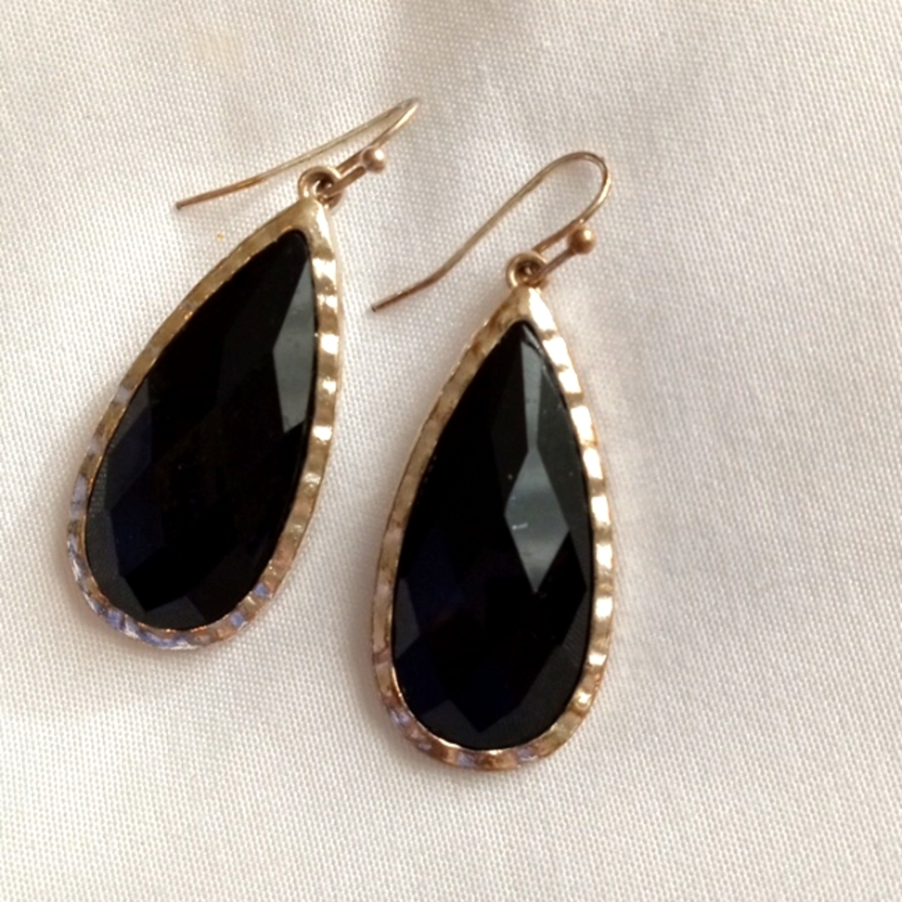 Women's earrings black and silver